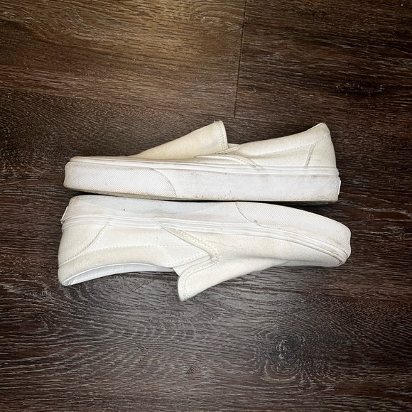 Worn vans slip ons - Picture 3 of 4